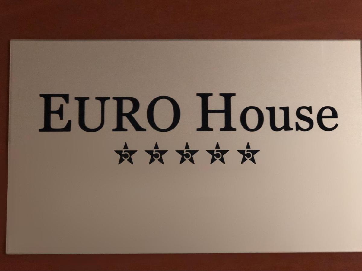 Euro House Hostel Modena Luaran gambar